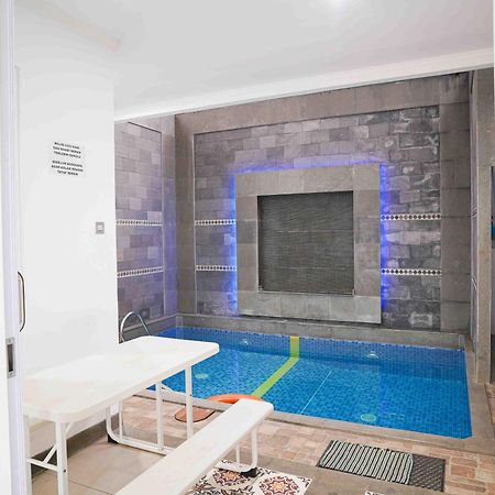 Schones Haus Private Pool & Netflix By Grorental باندونج المظهر الخارجي الصورة