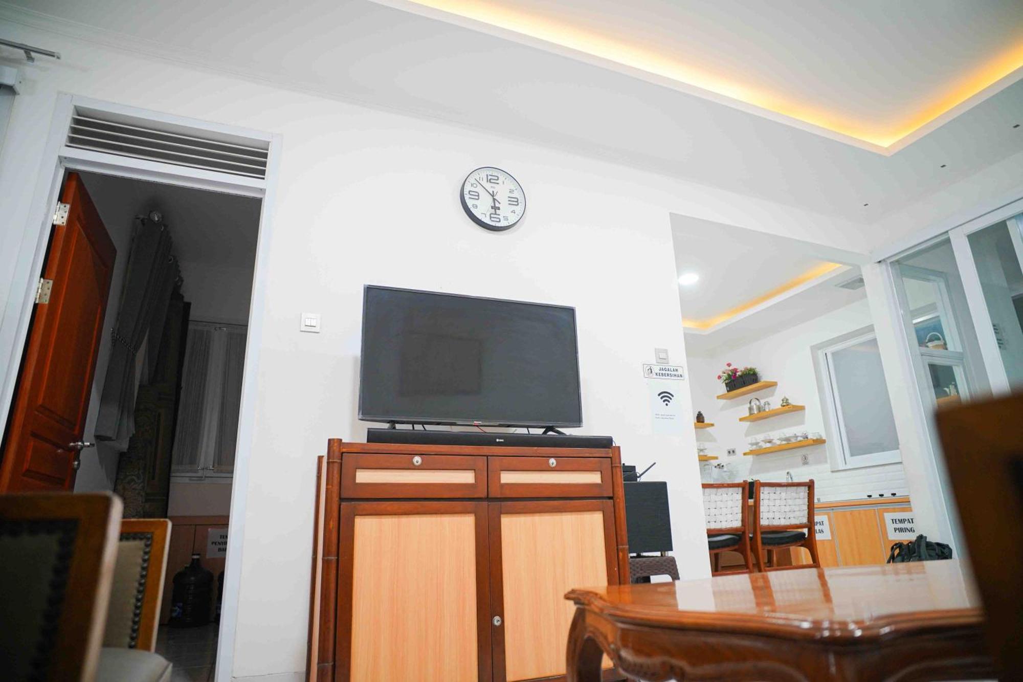 Schones Haus Private Pool & Netflix By Grorental باندونج المظهر الخارجي الصورة