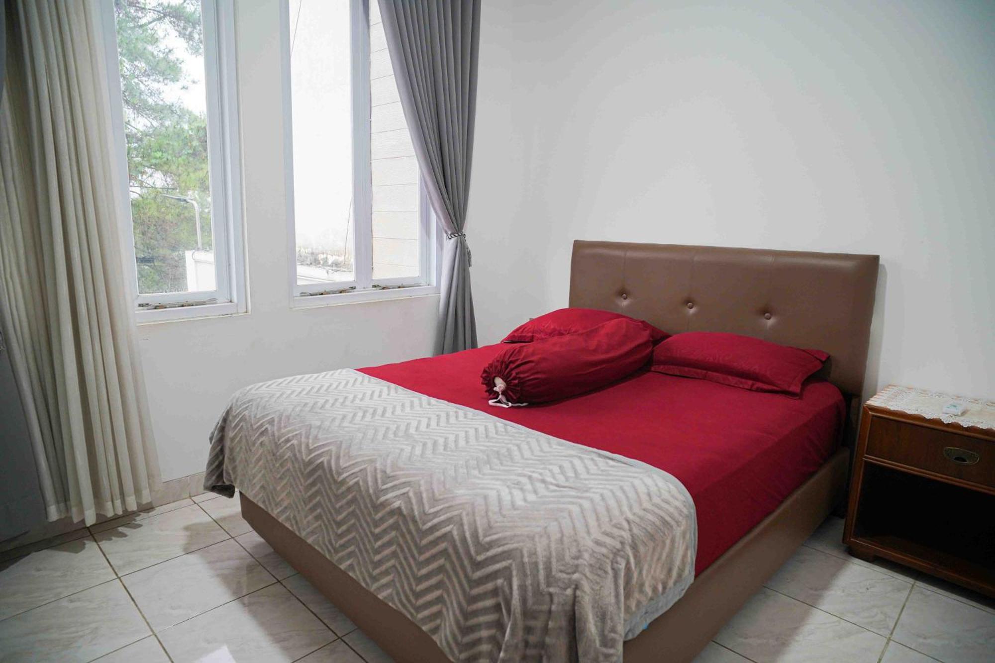 Schones Haus Private Pool & Netflix By Grorental باندونج المظهر الخارجي الصورة