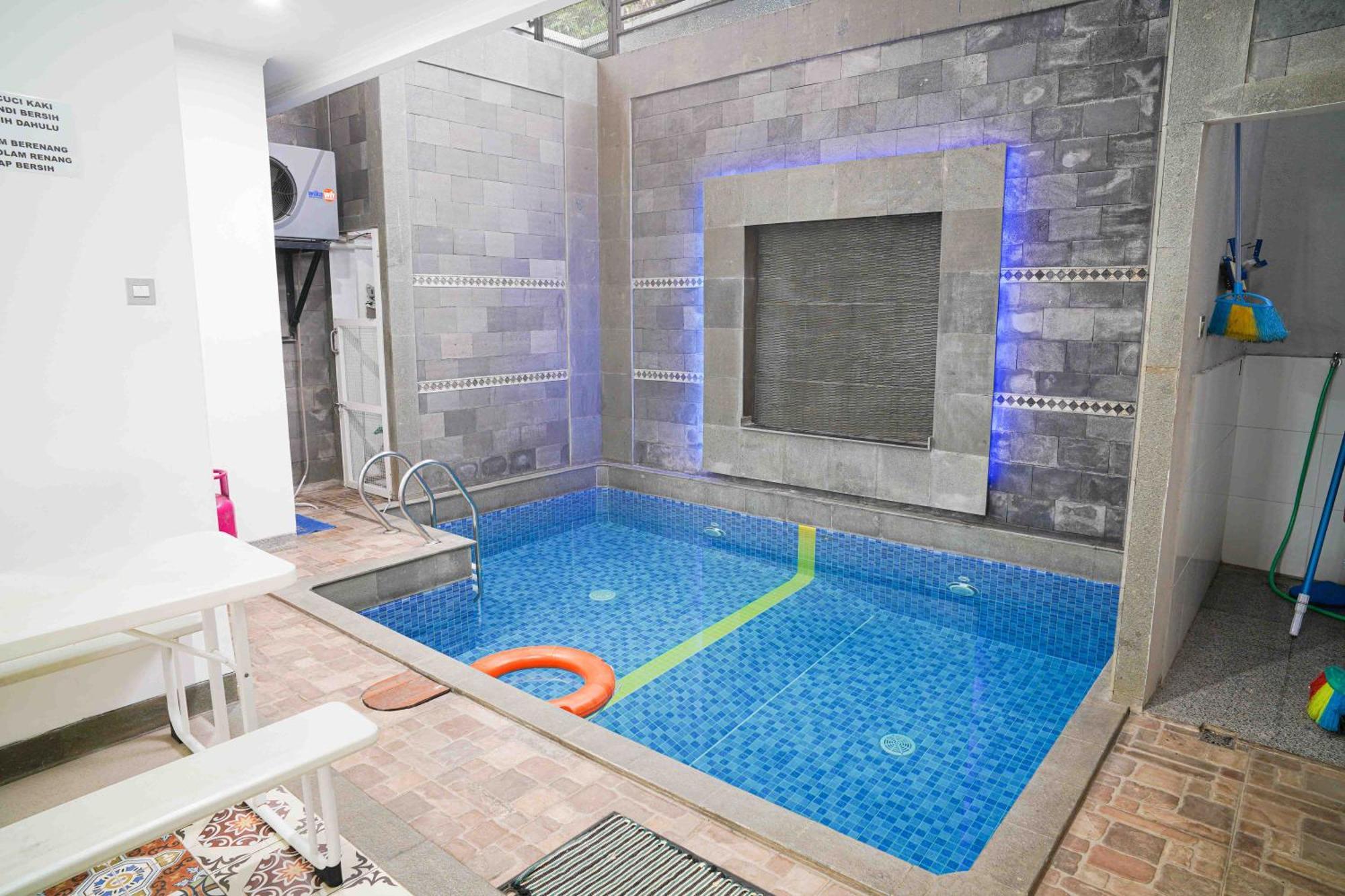 Schones Haus Private Pool & Netflix By Grorental باندونج المظهر الخارجي الصورة