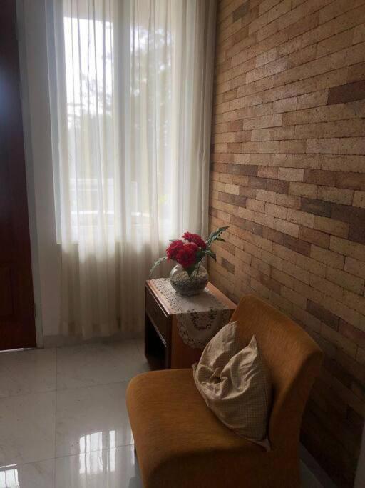 Schones Haus Private Pool & Netflix By Grorental باندونج المظهر الخارجي الصورة