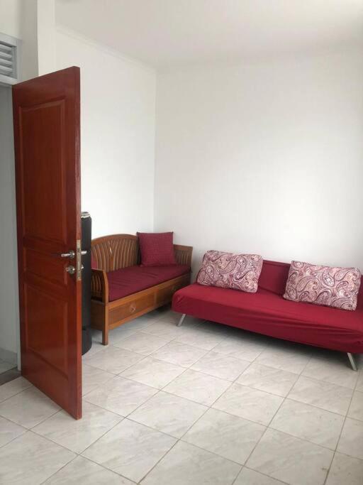 Schones Haus Private Pool & Netflix By Grorental باندونج المظهر الخارجي الصورة
